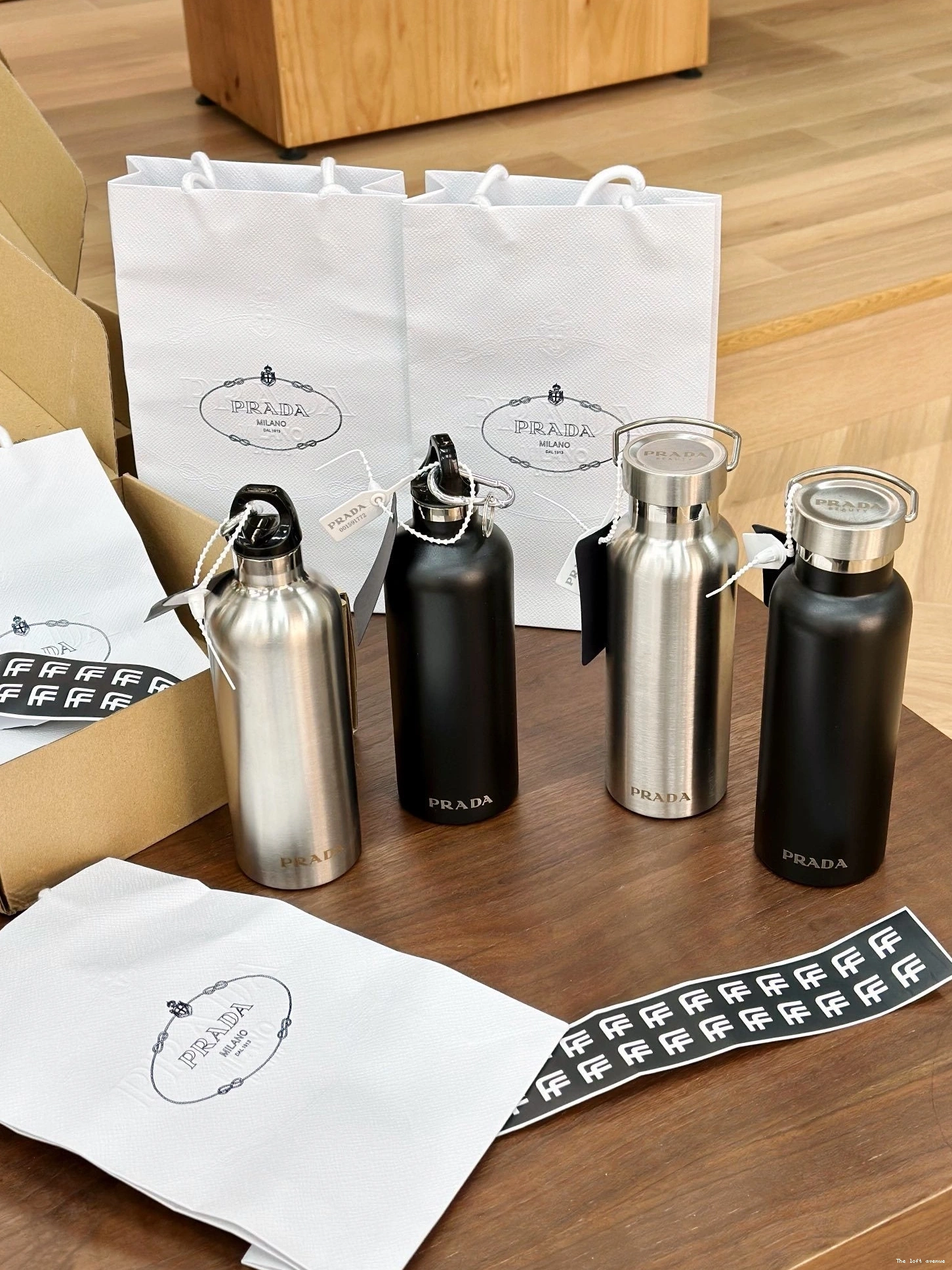PRADA STEEL BOTTLE STAINLESS 2.0 0716